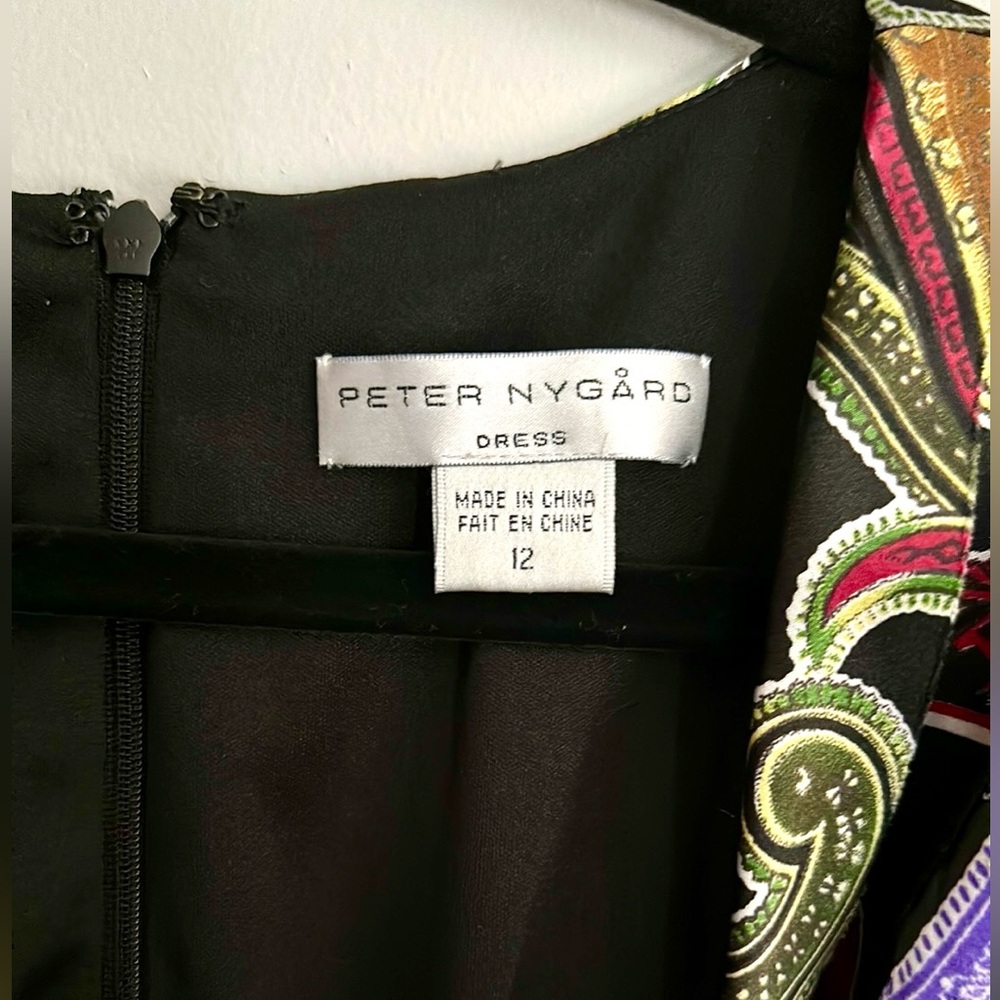Peter Nygard Dress Paisley Print on Black, Faux Wrap Bodice V-Neck Dress, 12 - Picture 11 of 12